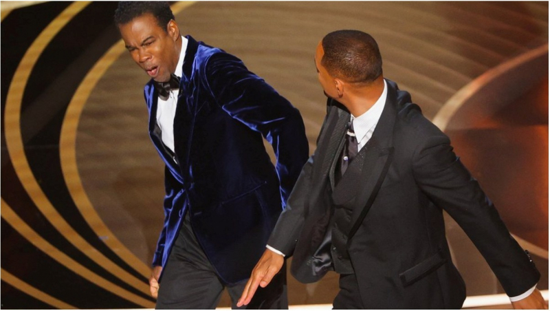 will-smith-hits-chris-rock-on-oscars-stage-1648537780-1.jpeg