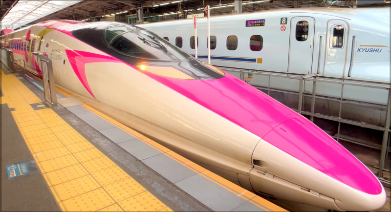 japan-cutest-bullet-train---hello-kitty-shinkansen-1650614269-1.jpeg