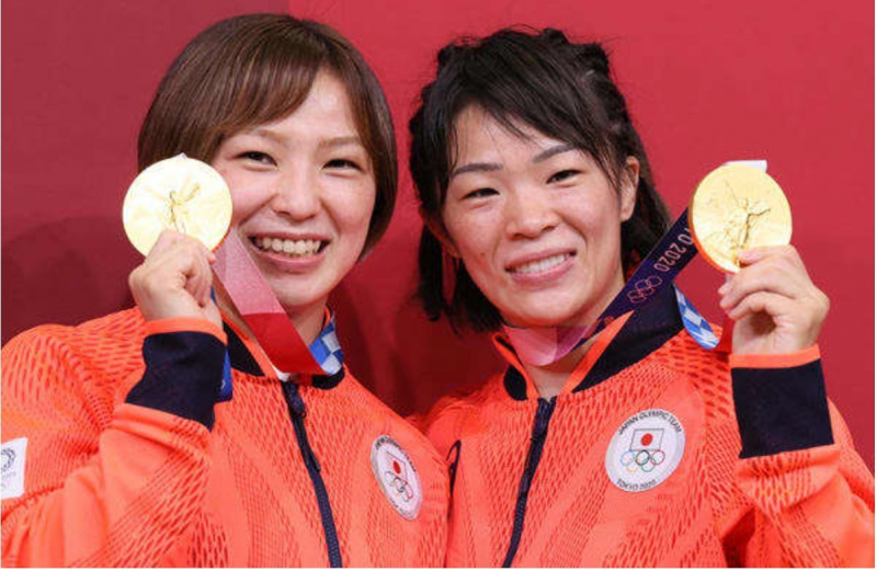kawai-sisters-became-the-first-wrestling-sisters-to-win-olympic-gold-medals-at-the-same-games--1650618577-1.jpeg