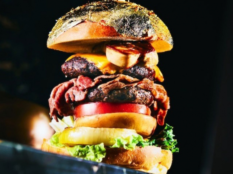 -a-hamburger-for-50000-yen--a-delicious-highest-quality-junk-food-is-born-1653966365-1.jpeg