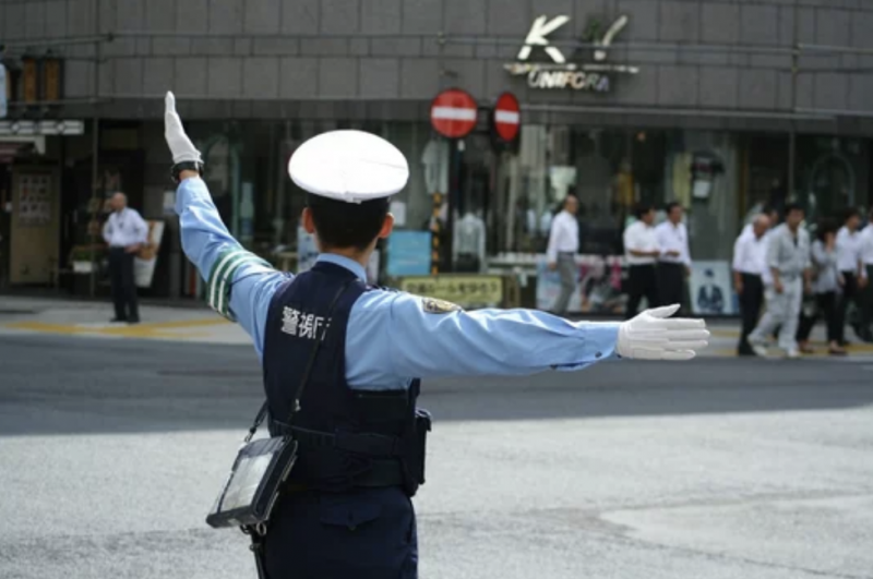 friendly-police-in-japan-1621394913-1.png