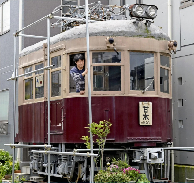 nishi-nippon-railroad-in-a-residential-area--the-president-of-a-model-company-saved-the-dismantling-1655347243-1.jpeg