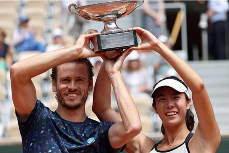 ena-shibahara---wesley-korhoff-pair-won-their-first-victory-in-the-mixed-doubles-of-the-french-open-1655433842-1.jpeg