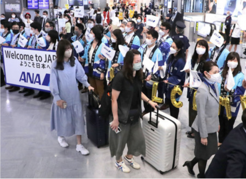 visiting-japan-full-scale-start--waterside-relaxation-arrival-of-tourists-in-hong-kong---narita-1655948687-1.png