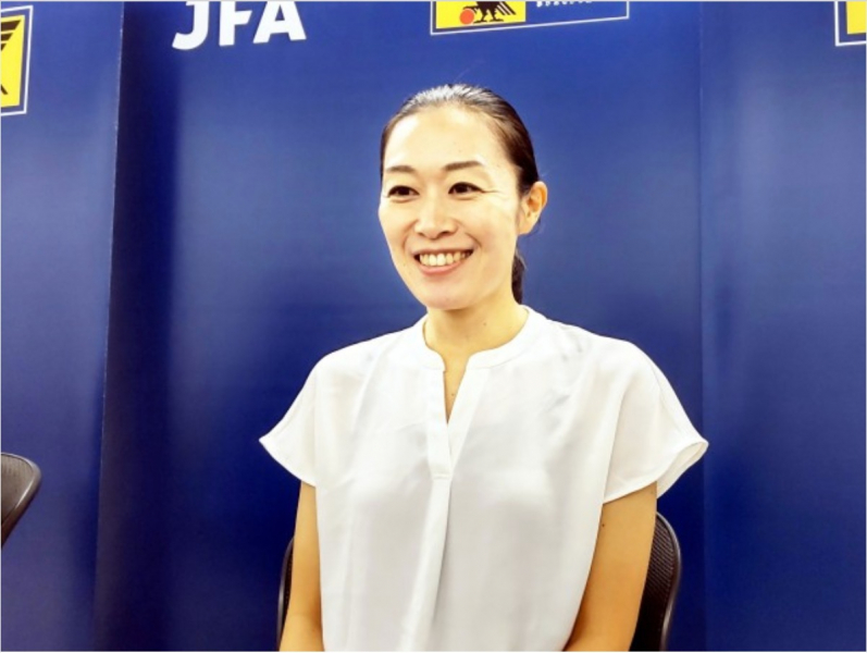 yoshimi-yamashita-first-female-referee-in-the-history-at-the-mens-world-cup-qatar-2022-1658286364-1.jpeg