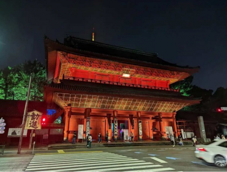 open-to-the-public-at-night-for-the-first-time-ever-1665716045-1.png