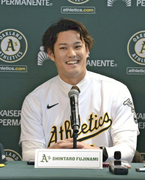 press-conference-in-city-of-oakland-1674092338-1.png