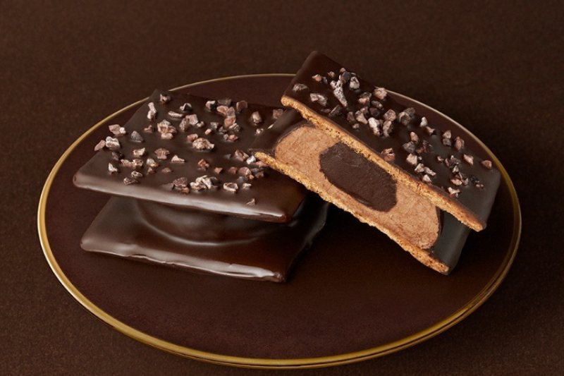 lawson-x-godiva-1674617868-1.png