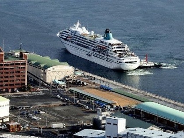 acceptance-of-foreign-cruise-ships-resumes-for-the-first-time-in-three-yearsgerman-passenger-ship-amadea-docks-at-shimizu-port-1677716759.jpg