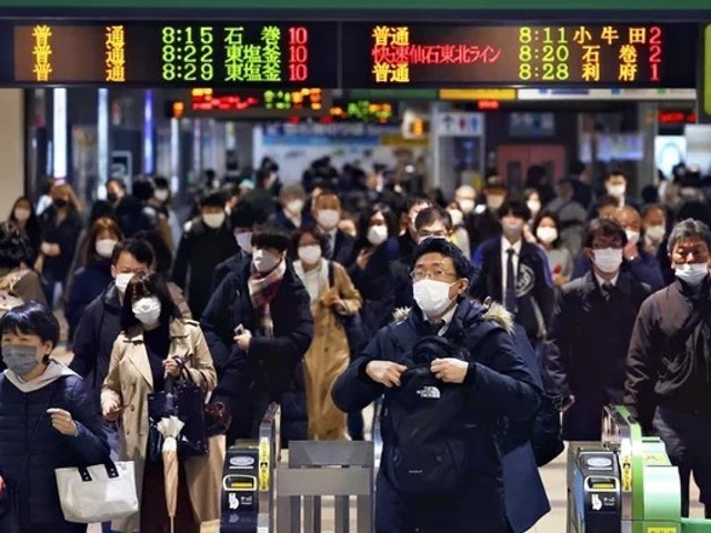 only-10-of-people-take-off-their-masks-without-hesitation-1678838835.jpg