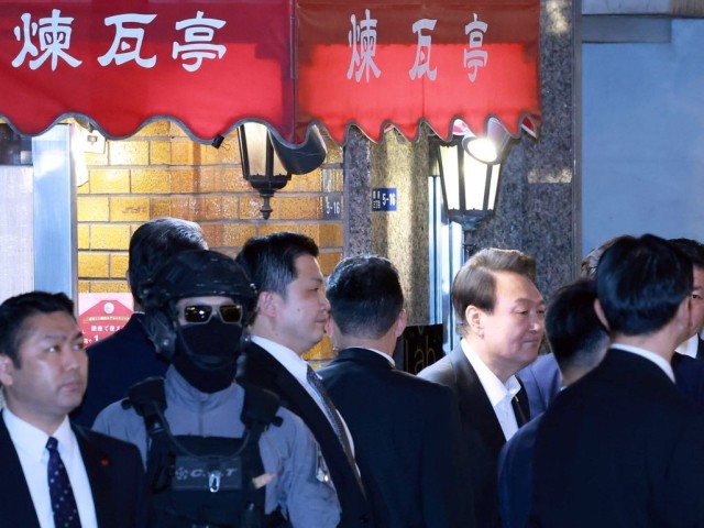 japanese-and-korean-leaders-unstoppable-appetite-sukiyaki-omelet-rice-etc-1679021362.jpg