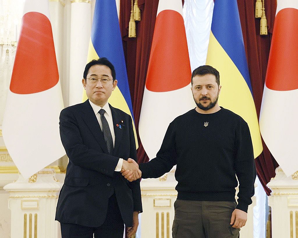 prime-minister-kishida-makes-a-surprise-visit-to-kyiv-and-meets-with-mr-zelensky-1679449992.jpg