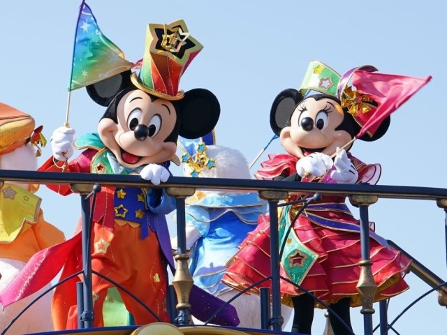 tokyo-disney-resort-40th-anniversary-breaking-away-from-the-image-of-crowds-enhancing-experience-value-with-decentralized-admission-1681171524.jpg