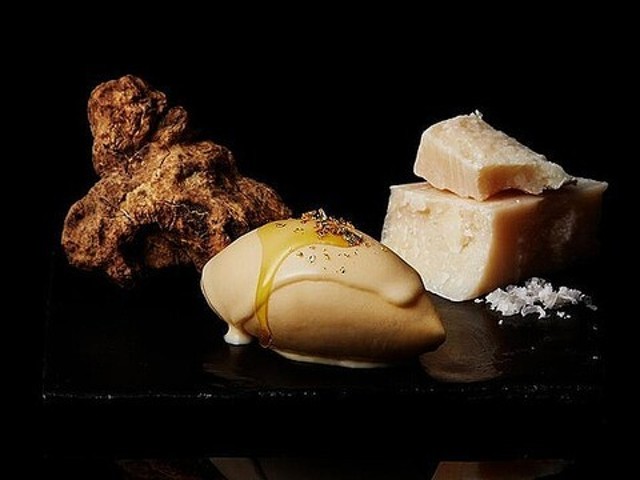 880000-yen-ice-cream-released-in-japan-guinness-world-records-1684995883.jpg