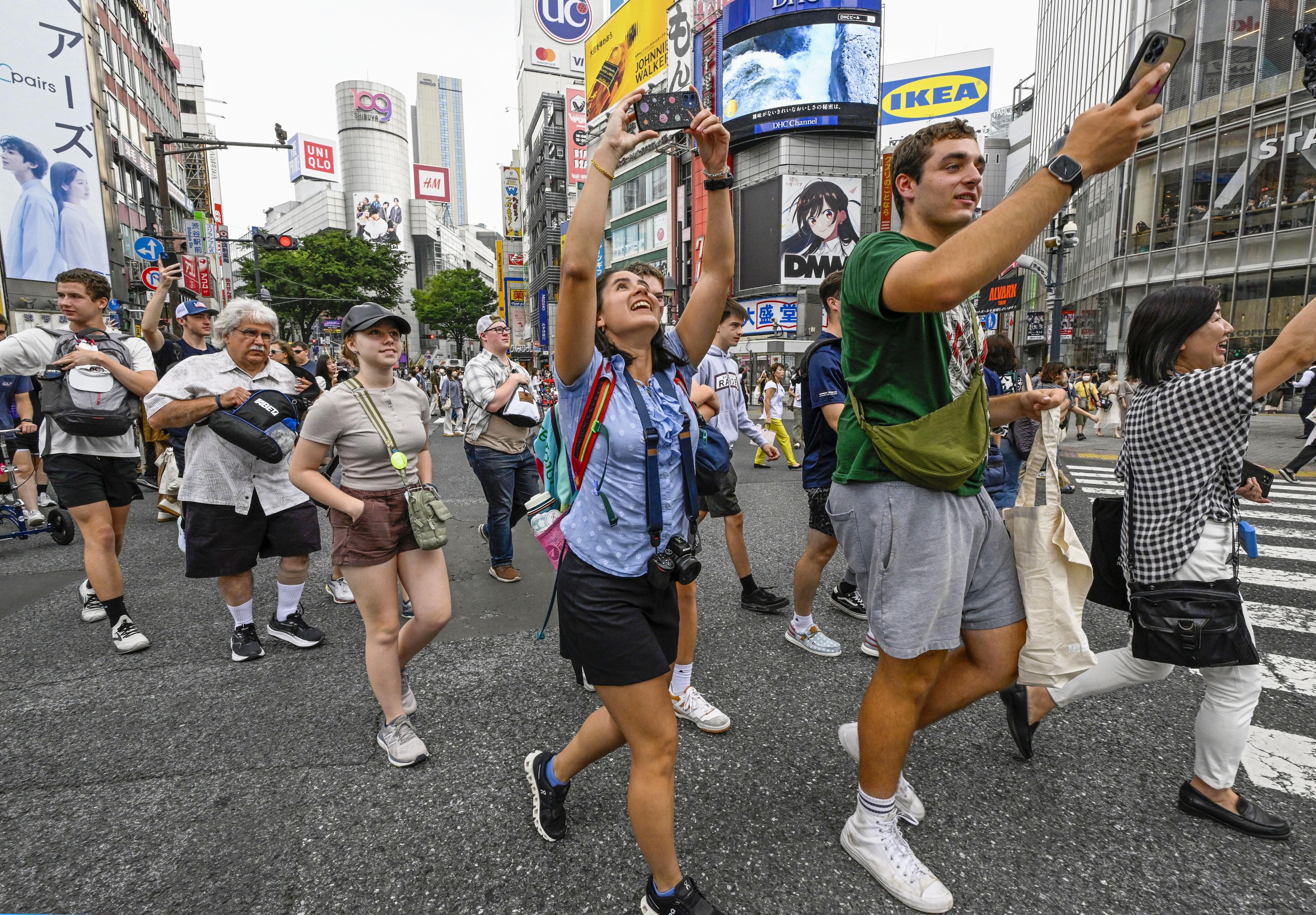 inbound-tourists-recover-pace-of-20-million-one-year-after-tourism-acceptance-resumes-1686555951.jpg