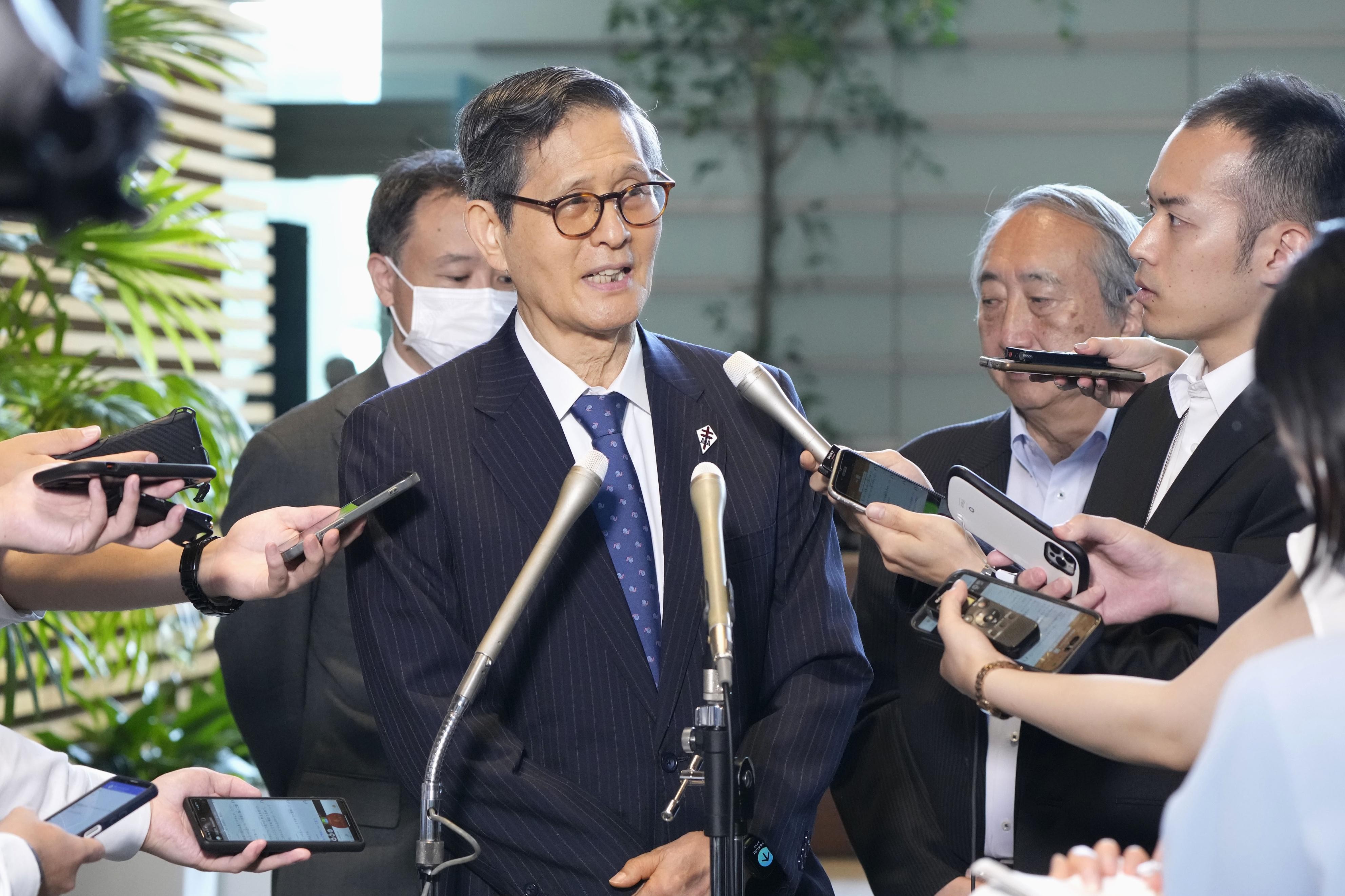 mr-omi-possibility-that-the-9th-wave-has-started-exchange-of-views-with-the-prime-minister-over-the-coronavirus-1687835991.jpg