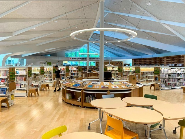 a-public-library-where-you-can-chat-is-born-in-tokyo-1688441071.jpg