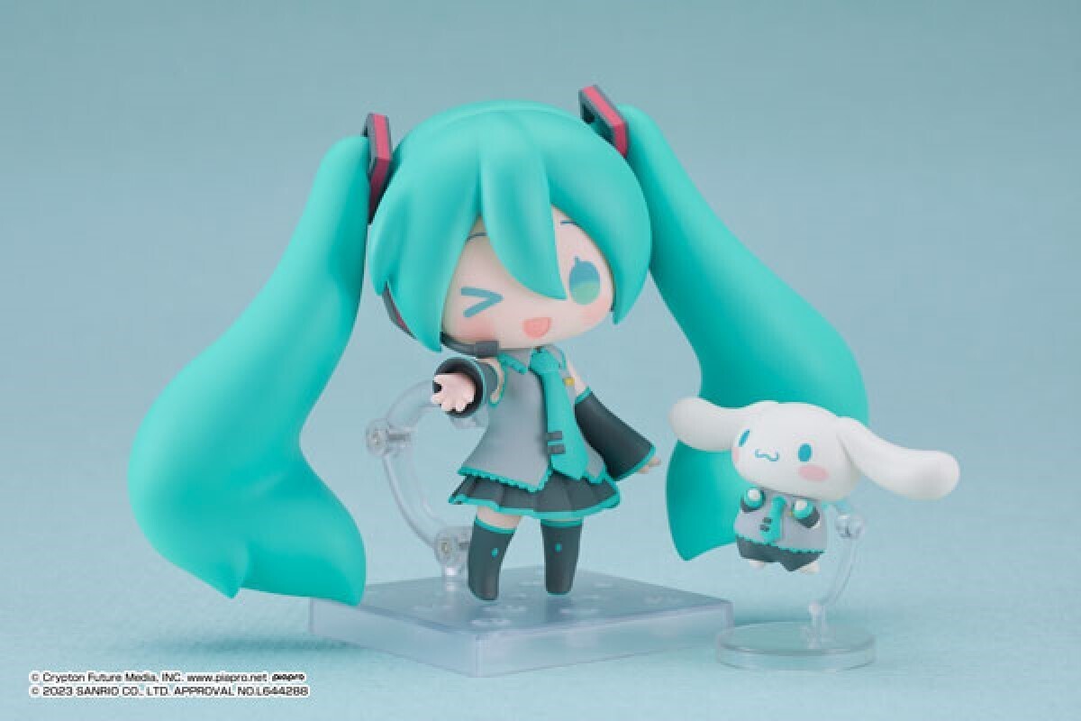 strong-collaboration-hatsune-miku-and-cinnamoroll-are-now-nendoroids-with-matching-hairstyles-and-costumes-people-are-saying-its-cute-x-cute-and-its-expensive-but-i-want-it-1701401123.jpg