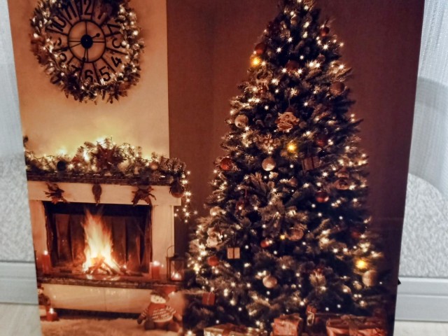 nitori-warm-led-light-led-poster-that-will-lift-your-christmas-mood-1701651736.jpg