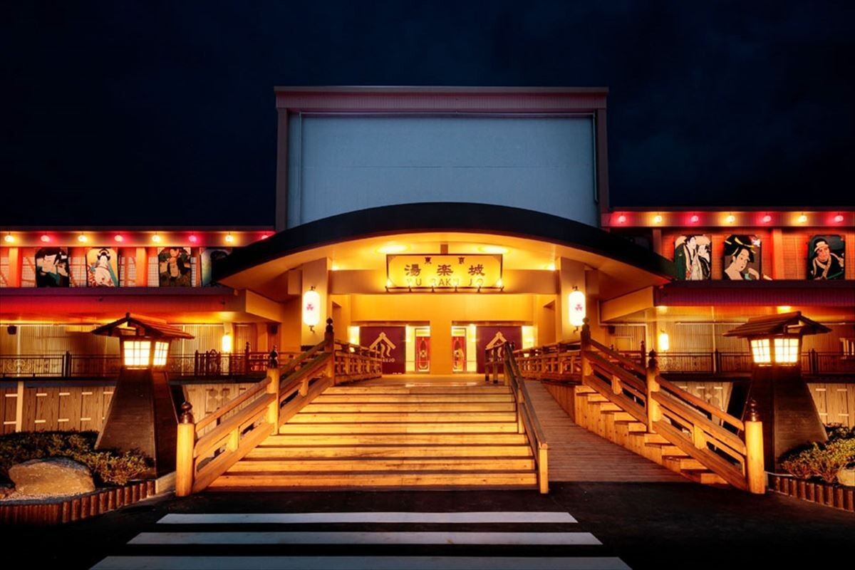 total-construction-cost-24-billion-yen-naritas-large-hot-spring-spa-facility-tokyo-yurakujo-is-so-luxurious-garden-style-open-air-bath-and-fountain-show-also-available-1702256240.jpg