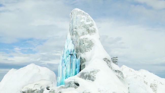 new-video-of-tds-frozen-area-released-enjoy-the-construction-process-where-elsas-ice-palace-appears-tokyo-disneysea-1703203873.jpg