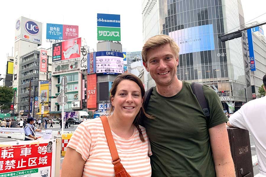 scenes-that-are-commonplace-in-japan-are-chaos-in-new-york-what-were-the-attractions-felt-by-5-groups-of-foreign-tourists-1704849136.jpg