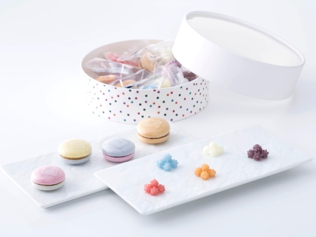 kyotos-long-established-store-ryokujuan-shimizu-and-tsuruya-yoshinobu-collaborated-for-the-first-time-to-create-a-wonderful-colorful-assortment-1706582610.jpg