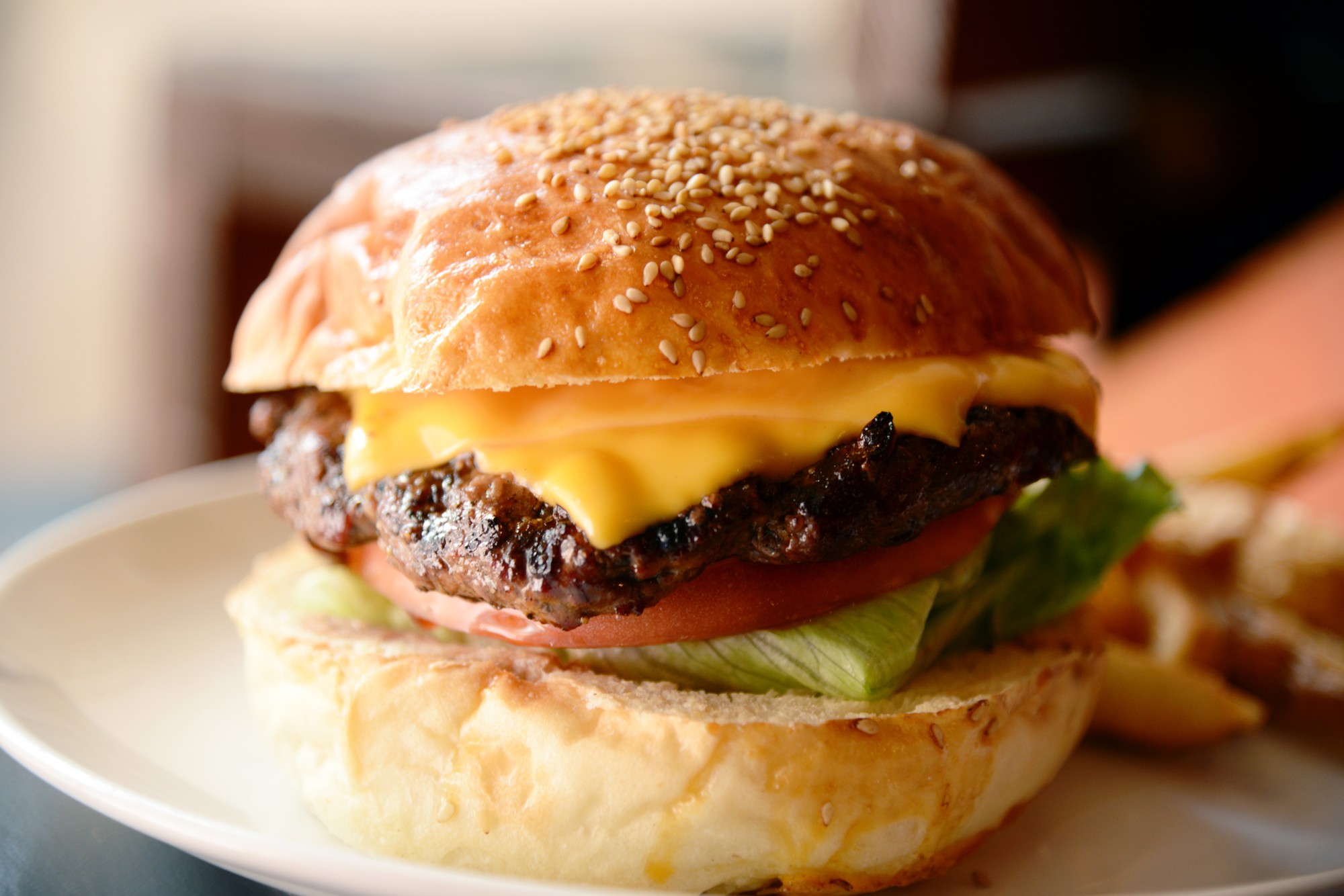 womens-choice-ranking-of-hamburger-chains-that-they-think-are-delicious-2nd-place-is-burger-king-1st-place-1707360458.jpg
