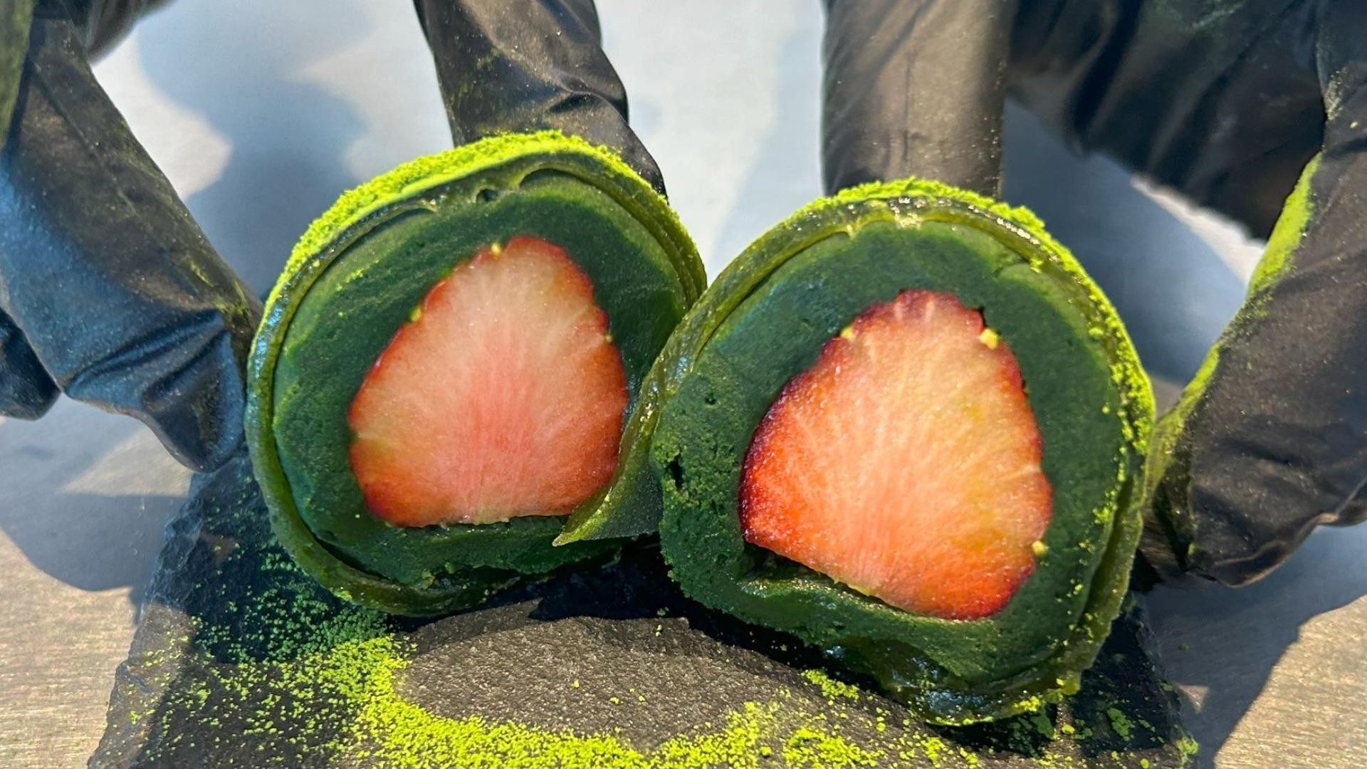 kamakura-city-enjoy-the-exquisite-strawberry-daifuku-and-matcha-shiruko-exclusive-to-the-kamakura-store-at-88-kamakura-1708485961.jpg
