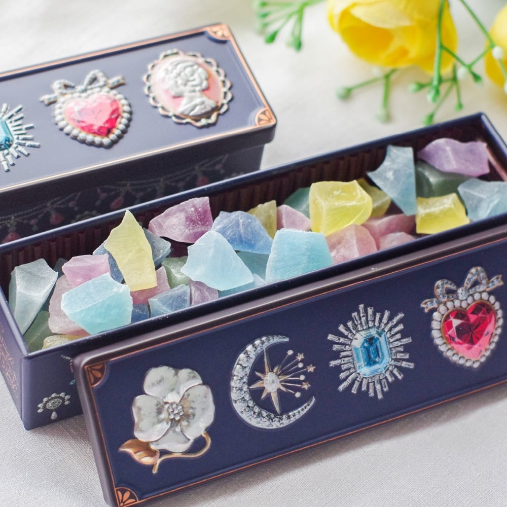 jewelry-that-can-be-eaten-by-panda-sable-4-sweets-cans-that-will-make-you-smile-when-you-open-them-tokyo-1709254448.jpg