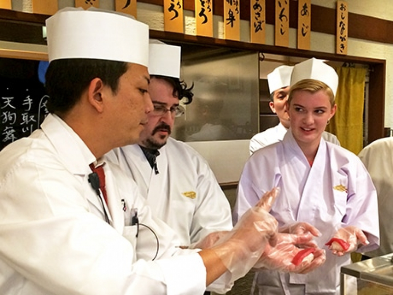 foreign-technical-intern-trainees-experience-japanese-culture-through-sushi-nigiri-1710117839-1.jpg