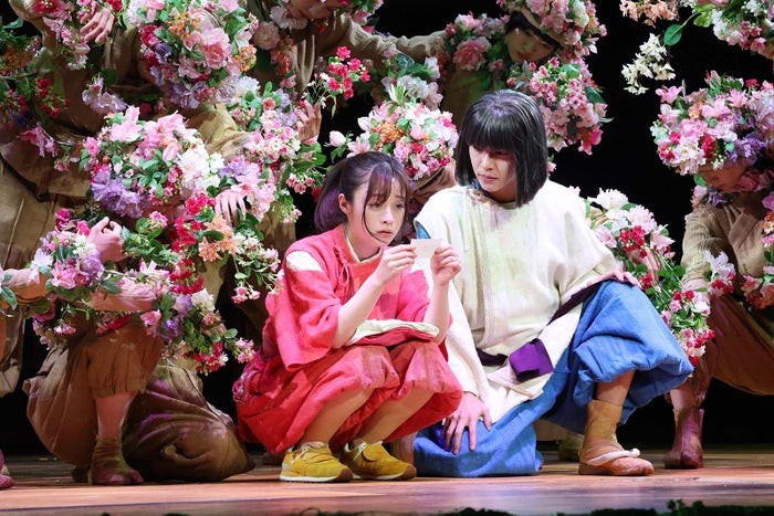 stage-play-spirited-away-opens-with-kanna-hashimoto-playing-the-role-of-chihiro-unexplored-to-be-performed-simultaneously-in-two-countries-1710378574.jpg