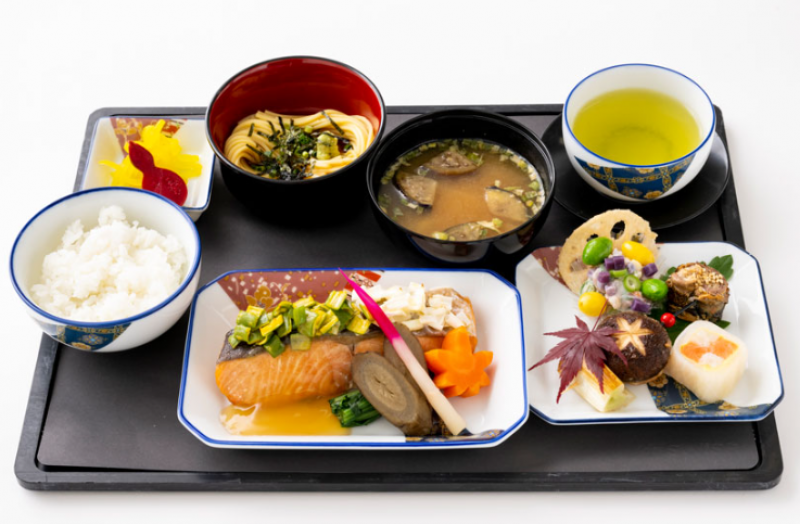 japanese-food-service-resumes-on-japan-routes-airlines-enhance-services-1712106260-1.png