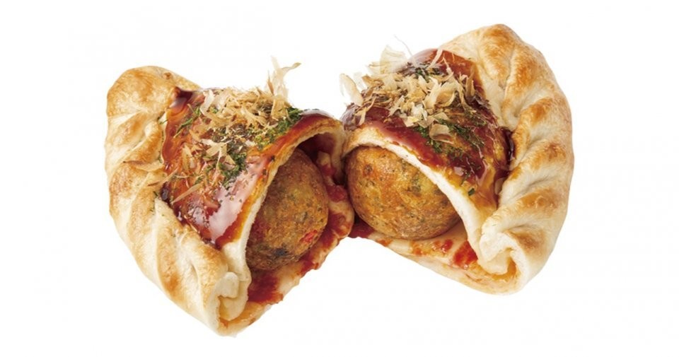 when-you-break-open-the-wrapped-pizza-takoyaki-appears-the-unimaginable-impact-of-the-gindako-x-ginza-mitsukoshi-collaboration-1713488795.jpg
