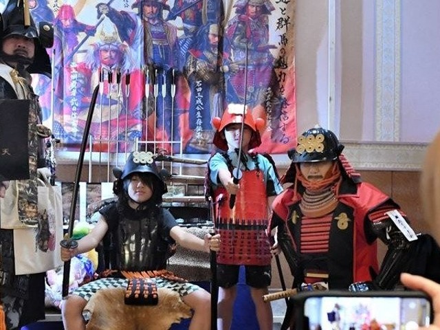 castles-and-history-from-all-over-the-country-come-together-gunma-sengoku-castle-mark-summit-in-maebashi-city-gunma-where-people-gather-to-wear-castle-seals-and-armor-1718761665.jpg
