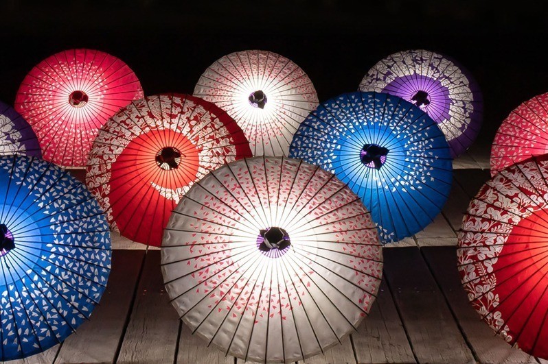 lantern-festival-above-the-clouds-is-a-summer-event-at-umeda-sky-building-where-japanese-umbrellas-and-lanterns-are-lit-up-and-decorate-the-hanging-garden-1720048199.jpg