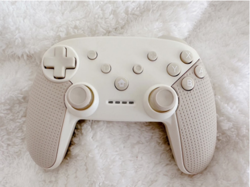 stylish-and-affordable-wireless-game-controller-found-at-3coins-in-japan-1723165263-1.png