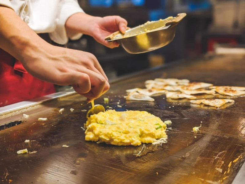 7-famous-food-you-must-try-in-hiroshima-1626334414-1.jpg
