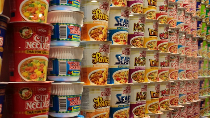 top-10-best-japanese-instant-noodles-2021-1626406117-1.jpg