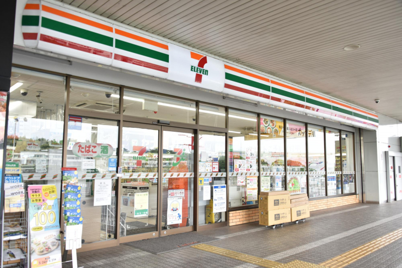 japans-7-eleven-to-expand-in-store-baked-pizza-delivery-service-to-200-stores-nationwide-1724635794-1.jpeg