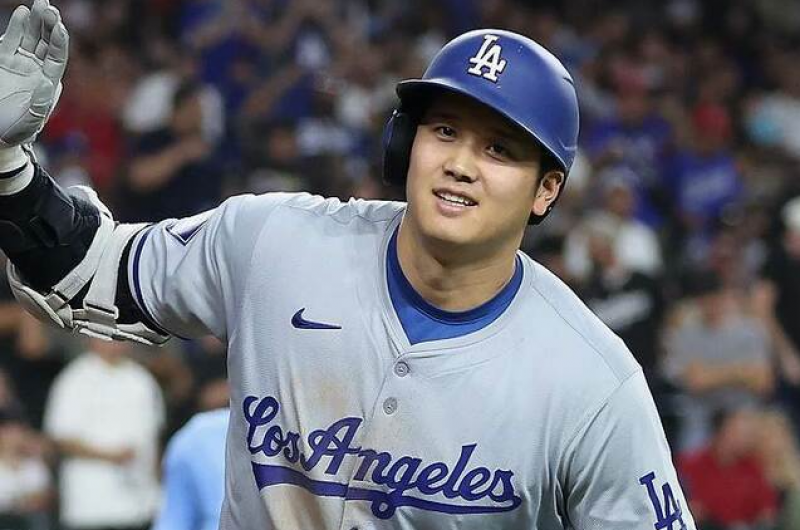 japans-shohei-ohtani-leads-team-to-fourth-straight-win-with-no-44-leadoff-home-run-1725238826-1.png