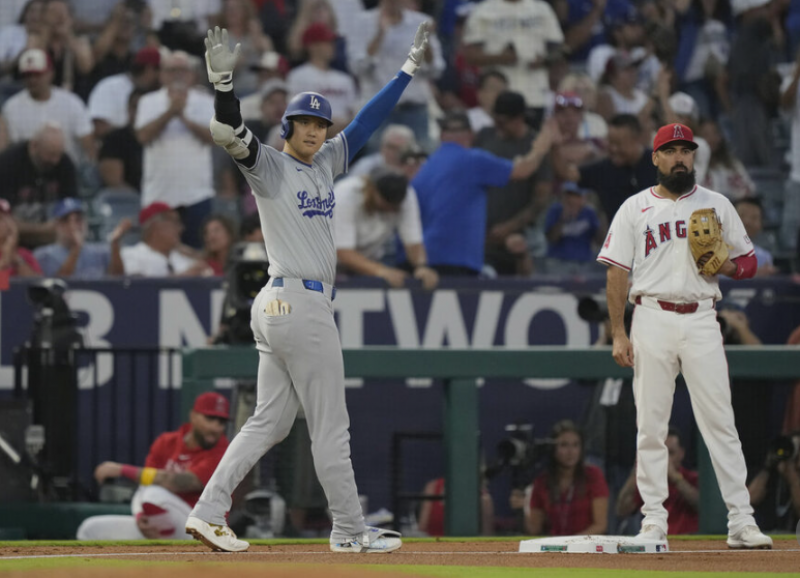 shohei-ohtani-the-center-of-attention-in-japan-plays-well-against-his-old-club-the-angels-1725494777-1.png