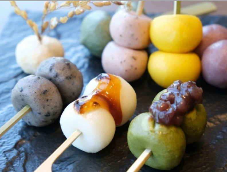 seven-lucky-dumplings-to-be-enjoyed-in-hakone-japan---seven-lucky-dumplings-at-cafe-komon-komon-are-popular-1727124924-1.png
