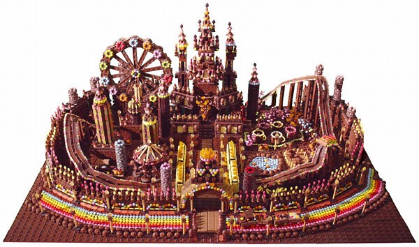 equivalent-to-350000-yen-meiji-releases-sweets-amusement-park-with-a-total-weight-of-110-kg-limited-to-5-sets-2nd-installment-of-series-made-with-sweets-that-sold-out-immediately-last-year-1736905211.jpg