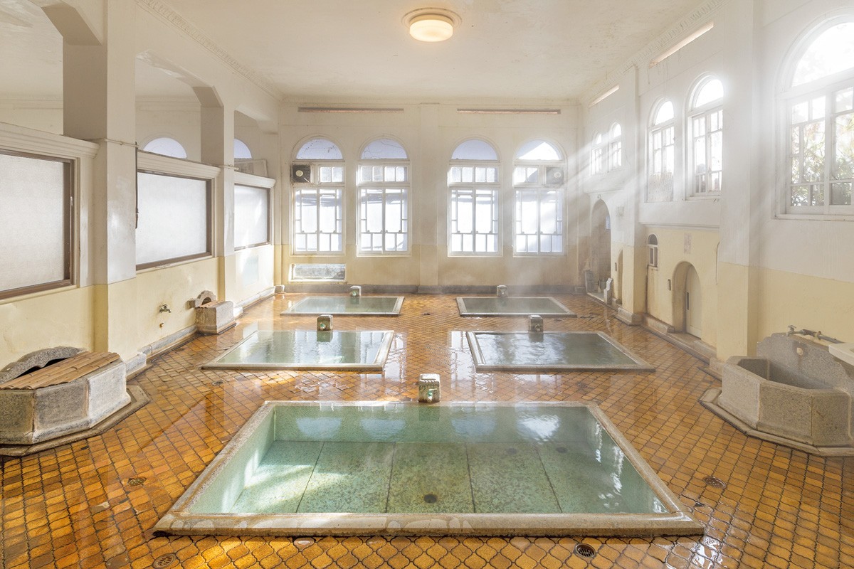 sekizenkan-the-inn-that-served-as-the-model-for-the-bathhouse-that-appears-in-spirited-away-shima-onsen-1737504876.jpg