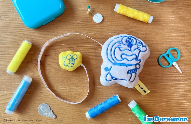 doraemon-is-chased-by-a-rat-expressing-it-with-embroidery-1742346976.jpg