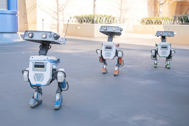 disney-a-new-two-legged-robot-has-arrived-bdx-droid-atmosphere-program-1744079837.jpg