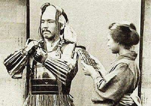 this-is-the-samurai-wife-in-the-edo-period-she-fought-along-with-her-husband-a-story-of-a-wifes-heroics-who-overcome-the-line-of-death-hagakushi-1744595374.jpg