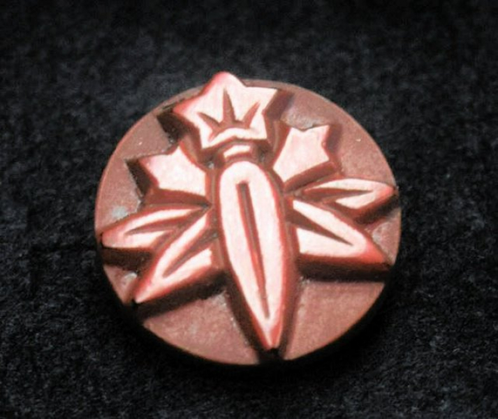 japans-timeless-kamakura-carving-city-emblem-worn-with-pride-by-leaders-1745288578-1.jpg