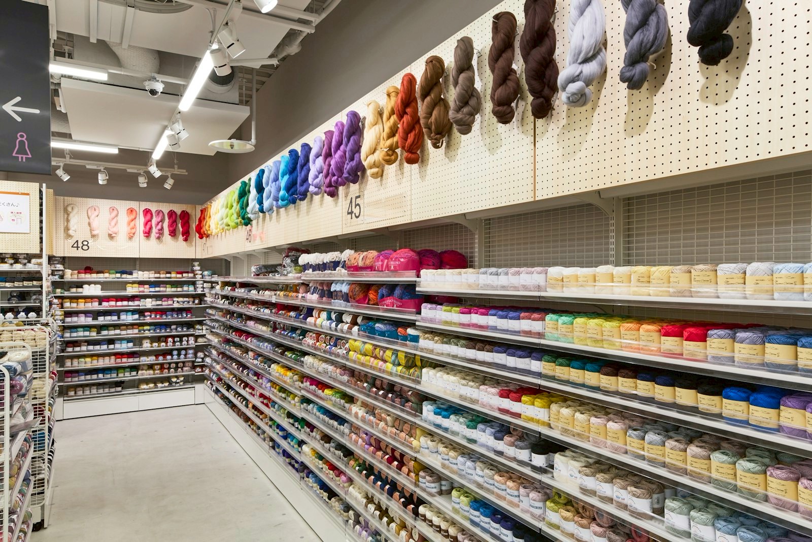the-reason-why-shinjuku-okadaya-main-store-a-craft-theme-park-was-reborn-in-1998-years-1747790735.jpg